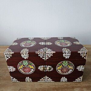 Beautiful Korean lacquered mother-of-pearl wooden jewelry box, never used